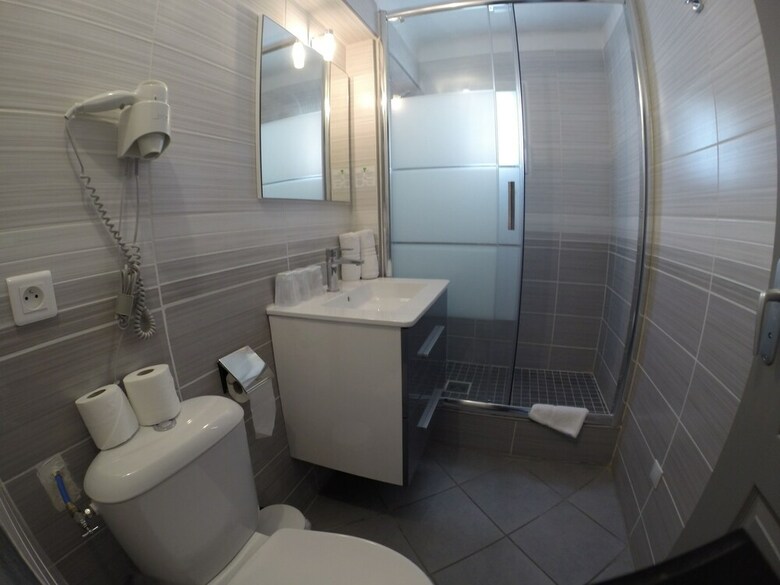 Hotel Les Palmiers En Camargue
