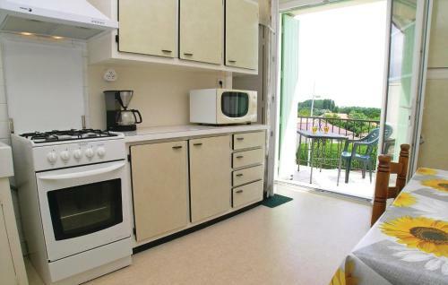 One-bedroom Apartment In Vaux Sur Mer