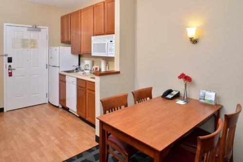 Hotel Towneplace Suites By Marriott Cal Expo