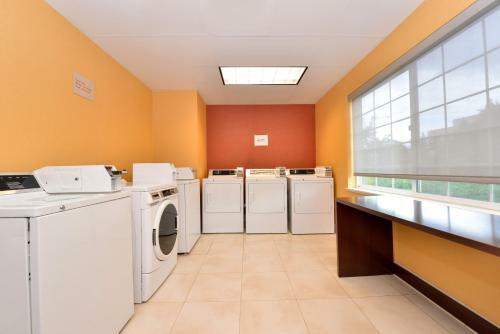 Hotel Towneplace Suites By Marriott Cal Expo