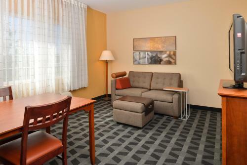 Hotel Towneplace Suites By Marriott Cal Expo