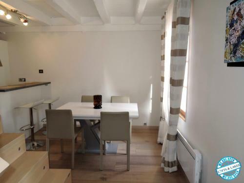 Apartamentos Les Bains "lofts & Lakes"