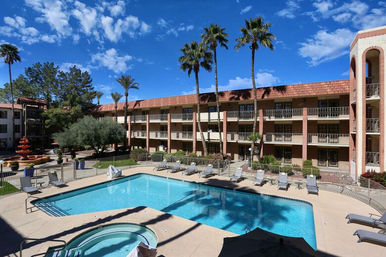 Hotel Doubletree Suites By Hilton Tucson Airport