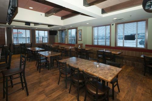 Hotel Lakeview Inns & Suites - Fort Saskatchewan