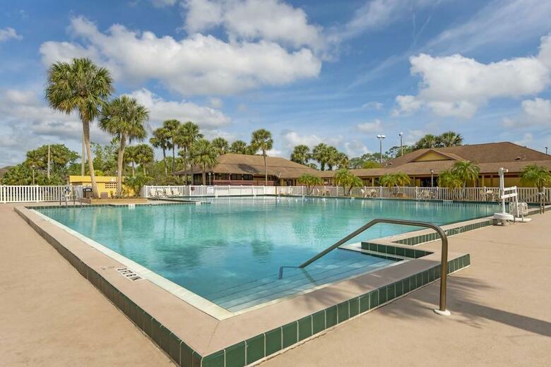 Hotel Holiday Inn Express Daytona Speedway