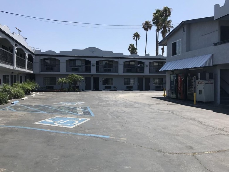 Hotel Super 8 By Wyndham Los Angeles Airport