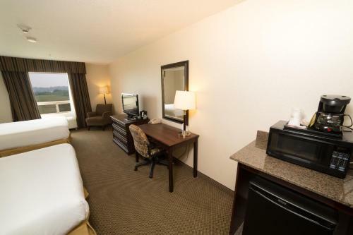 Holiday Inn Express Hotel & Suites - Slave Lake