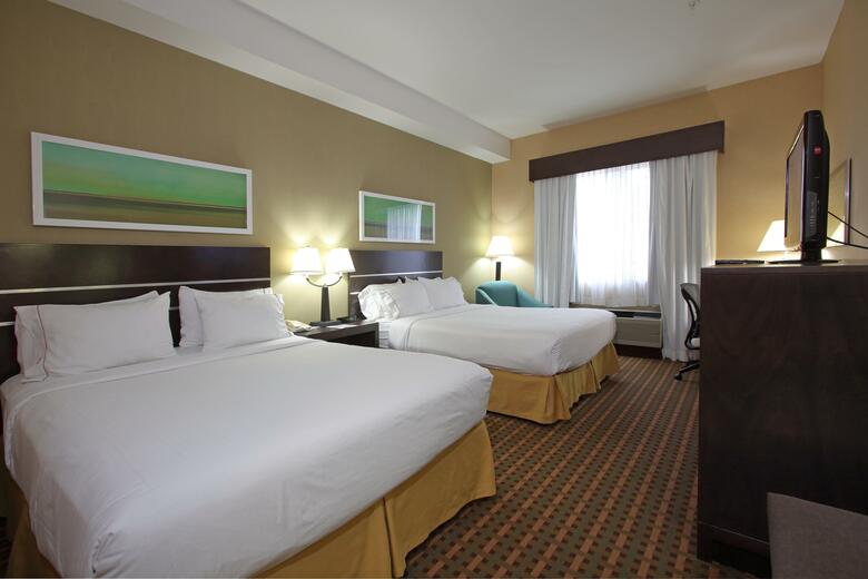 Holiday Inn Express Hotel & Suites Vernon