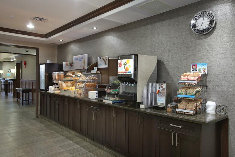 Holiday Inn Express Hotel & Suites Vernon