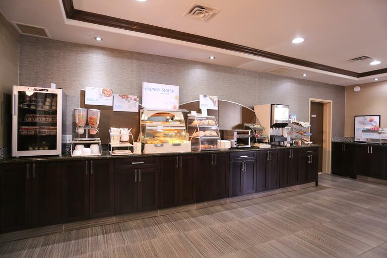 Holiday Inn Express Hotel & Suites Vernon