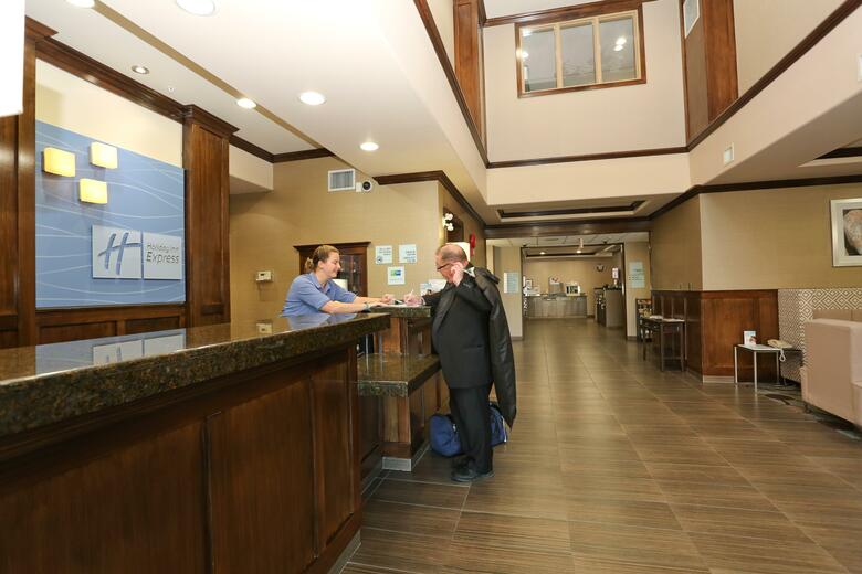 Holiday Inn Express Hotel & Suites Vernon