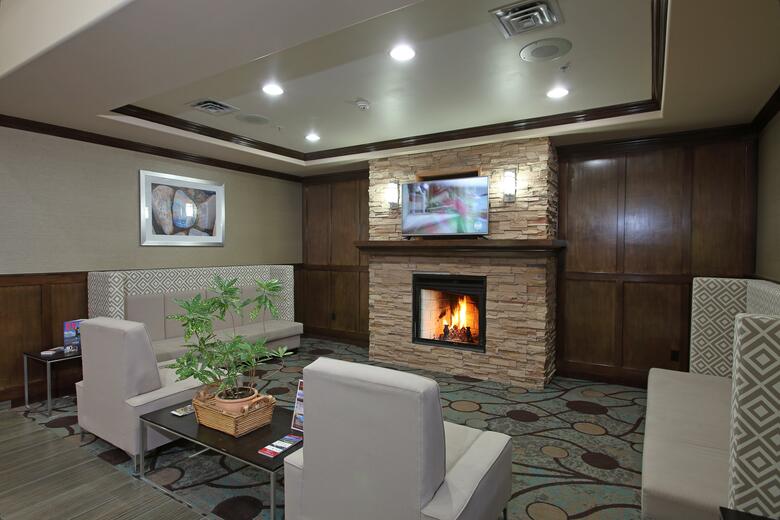 Holiday Inn Express Hotel & Suites Vernon