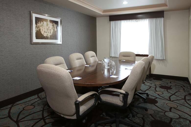 Holiday Inn Express Hotel & Suites Vernon