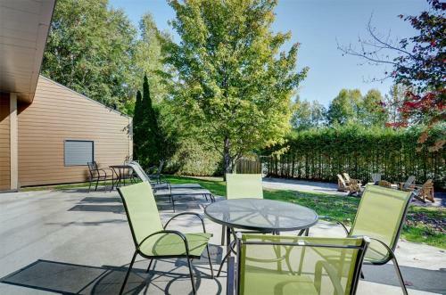 Aparthotel Condos H�tel Val-des-neiges - Le C�leste