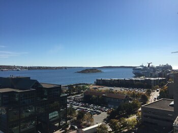 Hotel The Hollis Halifax - A Doubletree Suites By Hilton