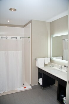 Hotel The Hollis Halifax - A Doubletree Suites By Hilton