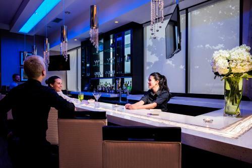 Hotel The Hollis Halifax - A Doubletree Suites By Hilton