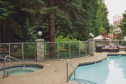 Summit Lodge Boutique Hotel Whistler