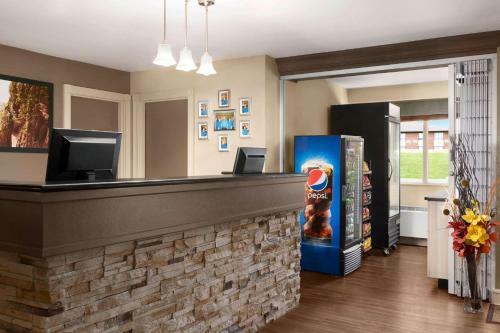 Hotel Travelodge Suites By Wyndham Moncton