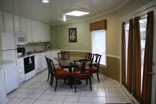 Multi Resorts At Country Club Villas