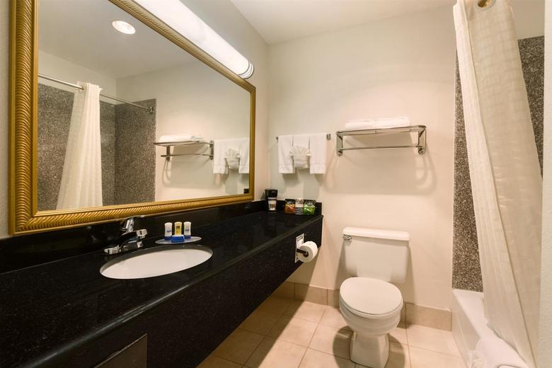 Hotel Best Western Plus Broadway Inn & Suites
