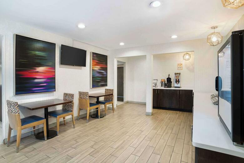 Hotel La Quinta & Suites Montgomery Carmichael Road