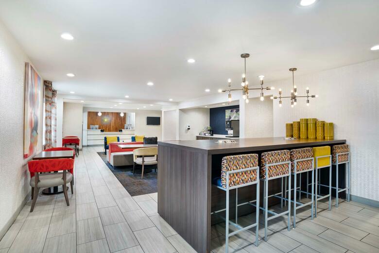 Hotel La Quinta & Suites Montgomery Carmichael Road