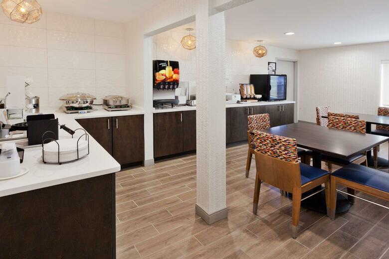 Hotel La Quinta & Suites Montgomery Carmichael Road