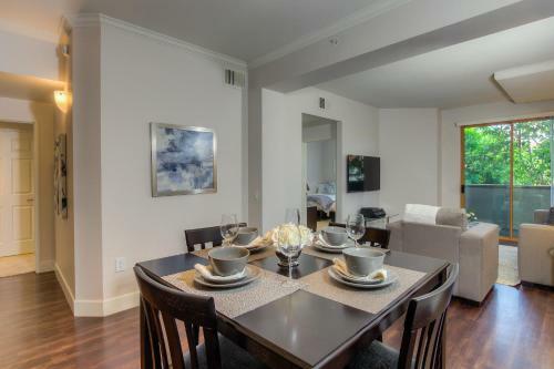 Wilshire Apartment 215 - 3 Bedroom