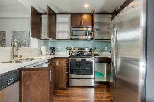 Wilshire Apartment 215 - 3 Bedroom
