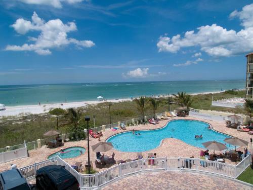 Aparthotel Sunset Vistas Two Bedroom Beachfront Suites