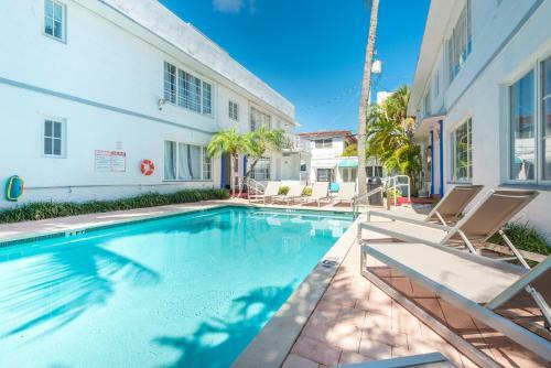 Courtyard Two-bedroom Apartments By Royal Stays