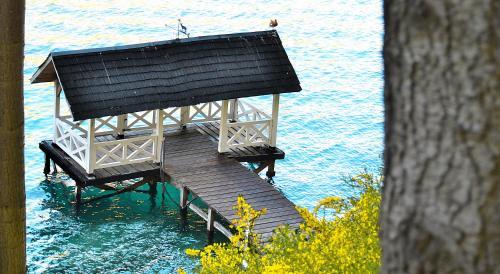 Hotel Dos Bahias Lake Resort
