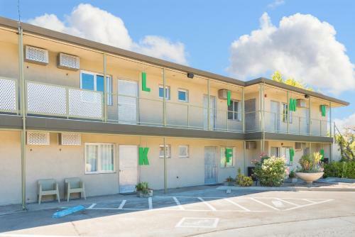 The Greens Hotel