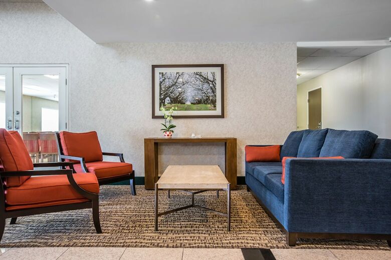 Hotel Comfort Suites