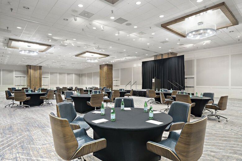 Hotel Hilton College Station & Conference Center