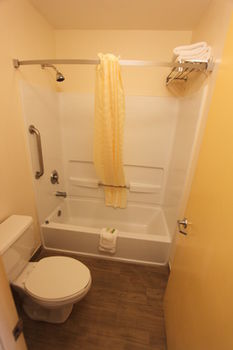 Hotel Americas Best Value Inn & Suites