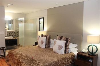 New Kings Hotel