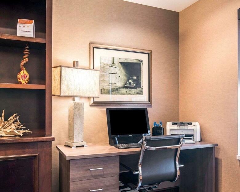 Hotel Comfort Inn & Suites