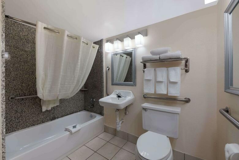 Hotel Comfort Inn Coliseum & Convention Center