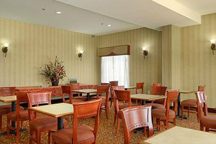 Hotel Baymont Inn & Suites/riverwatch
