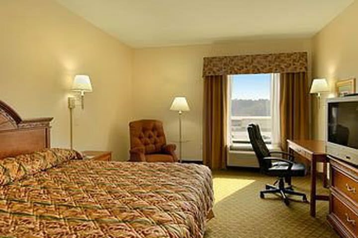 Hotel Baymont Inn & Suites/riverwatch