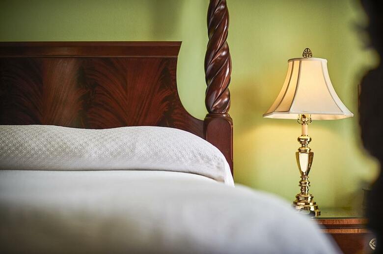 Hotel Planters Inn