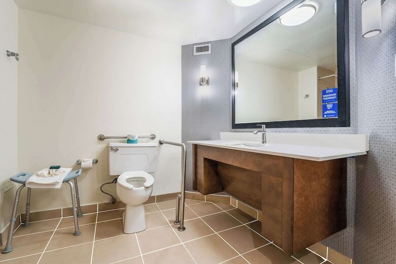 Hotel Doubletree By Hilton South Charlotte Tyvola