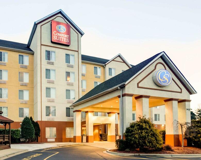 Hotel Comfort Suites Airport