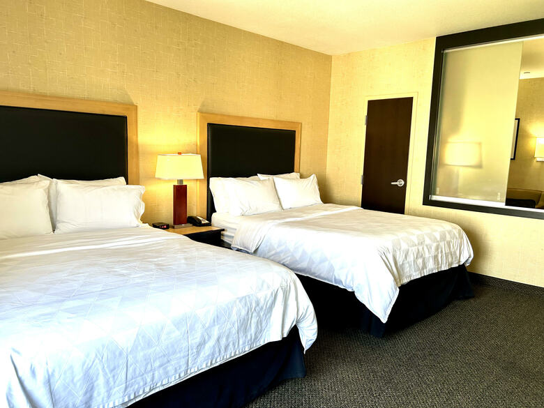 Hotel Cambria Suites