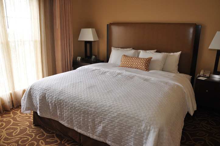 Hotel Embassy Suites Pittsburgh - Intl Airport