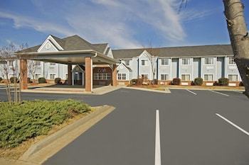 Hotel America�s Best Value Inn & Suites