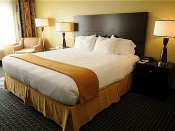 Holiday Inn Express Hotel & Suites Phoenix/chandler (ahwatukee)