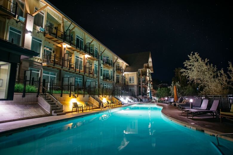 Hotel Summerland Waterfront Resort